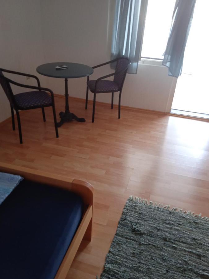 Apartment And Rooms Barbaric 内乌姆 外观 照片