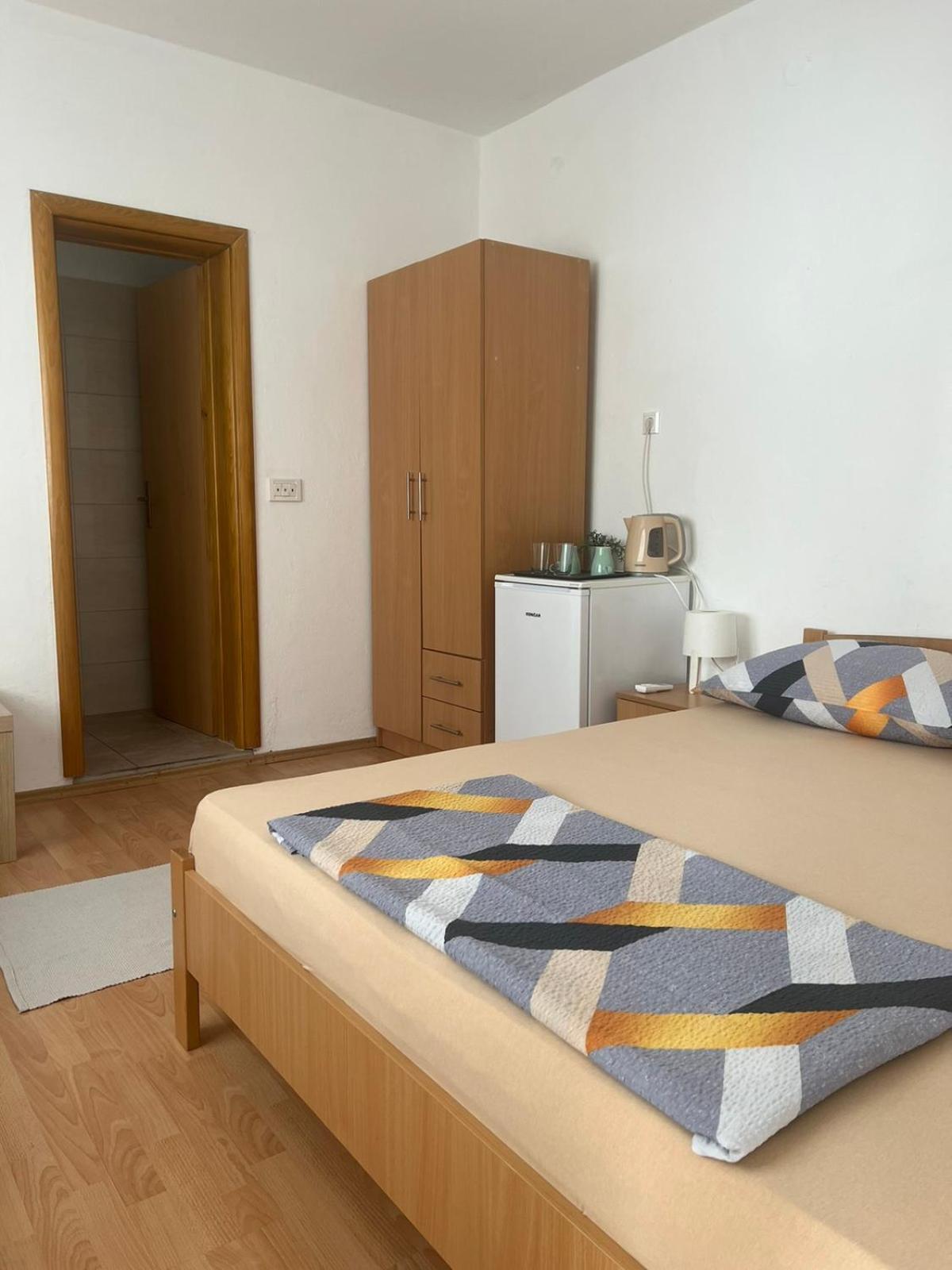 Apartment And Rooms Barbaric 内乌姆 外观 照片