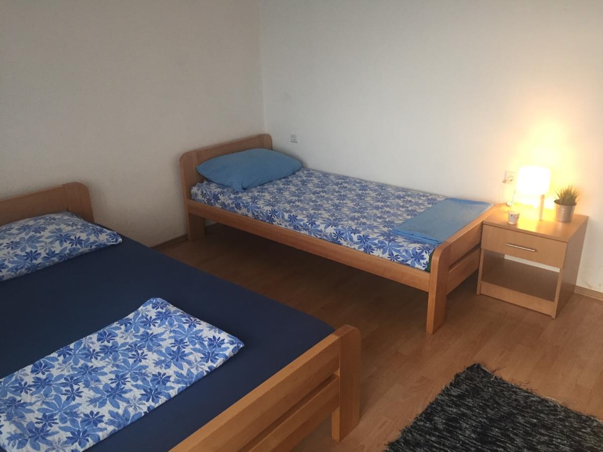 Apartment And Rooms Barbaric 内乌姆 外观 照片
