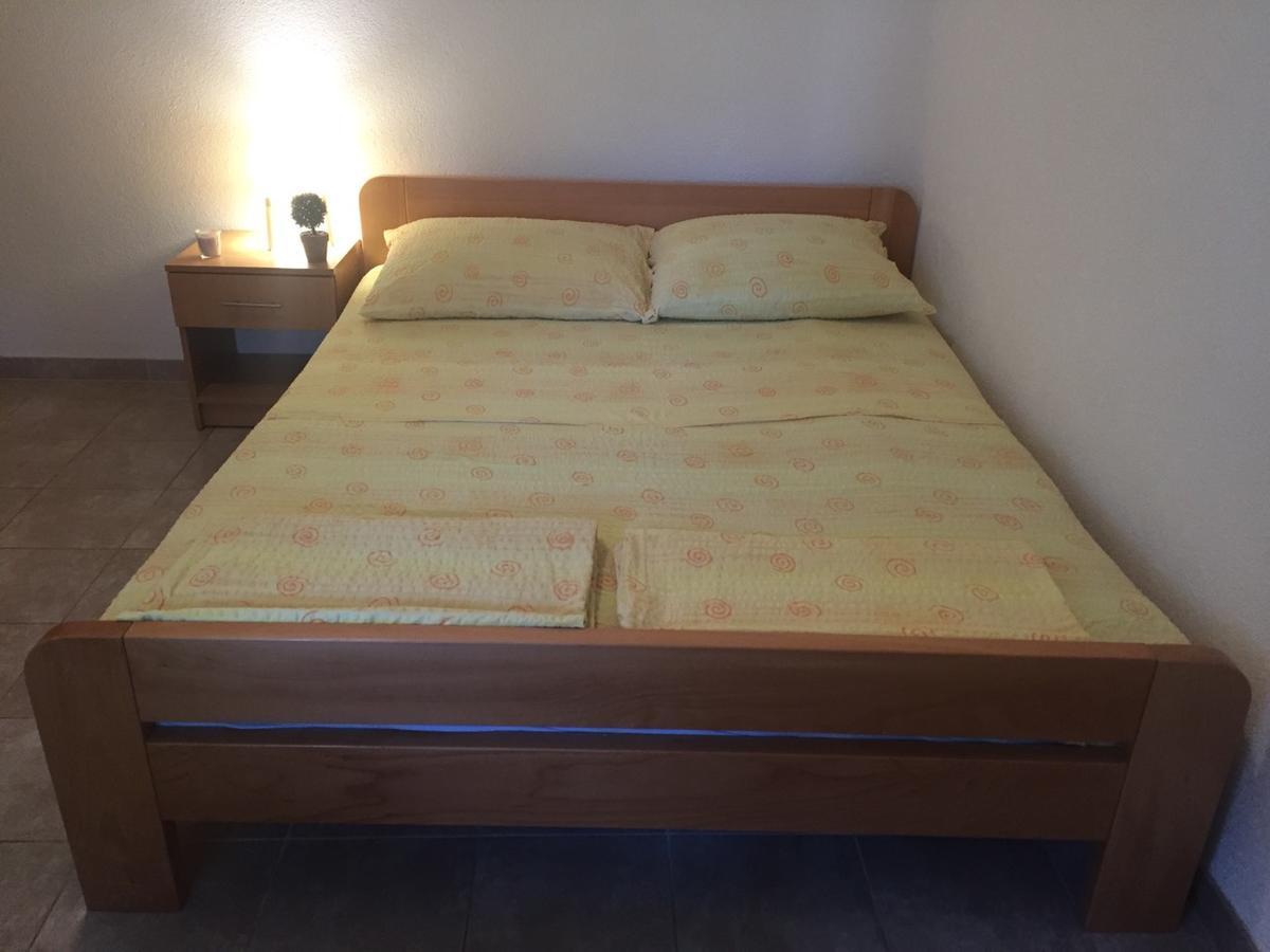 Apartment And Rooms Barbaric 内乌姆 外观 照片