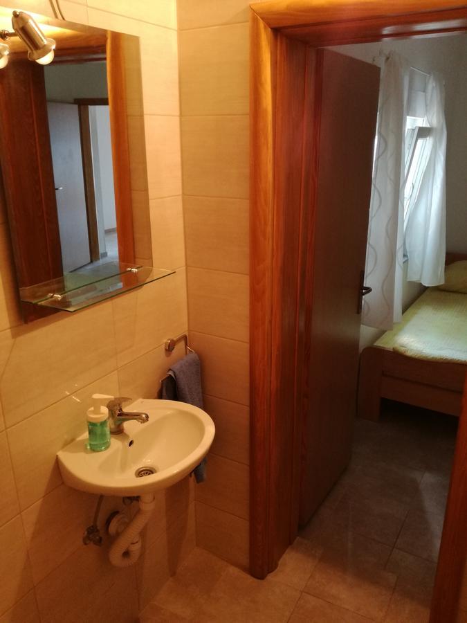 Apartment And Rooms Barbaric 内乌姆 外观 照片